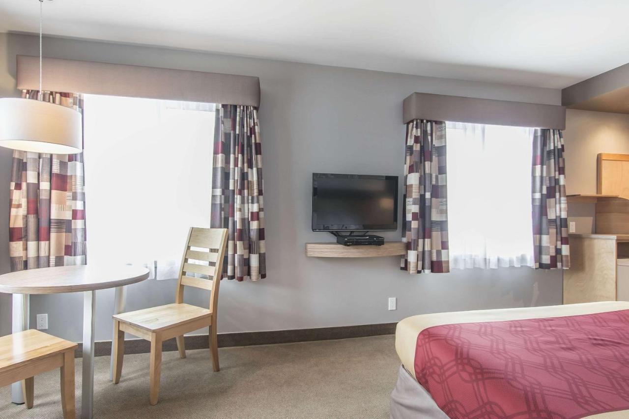 Econo Lodge לה מלבאי מראה חיצוני תמונה