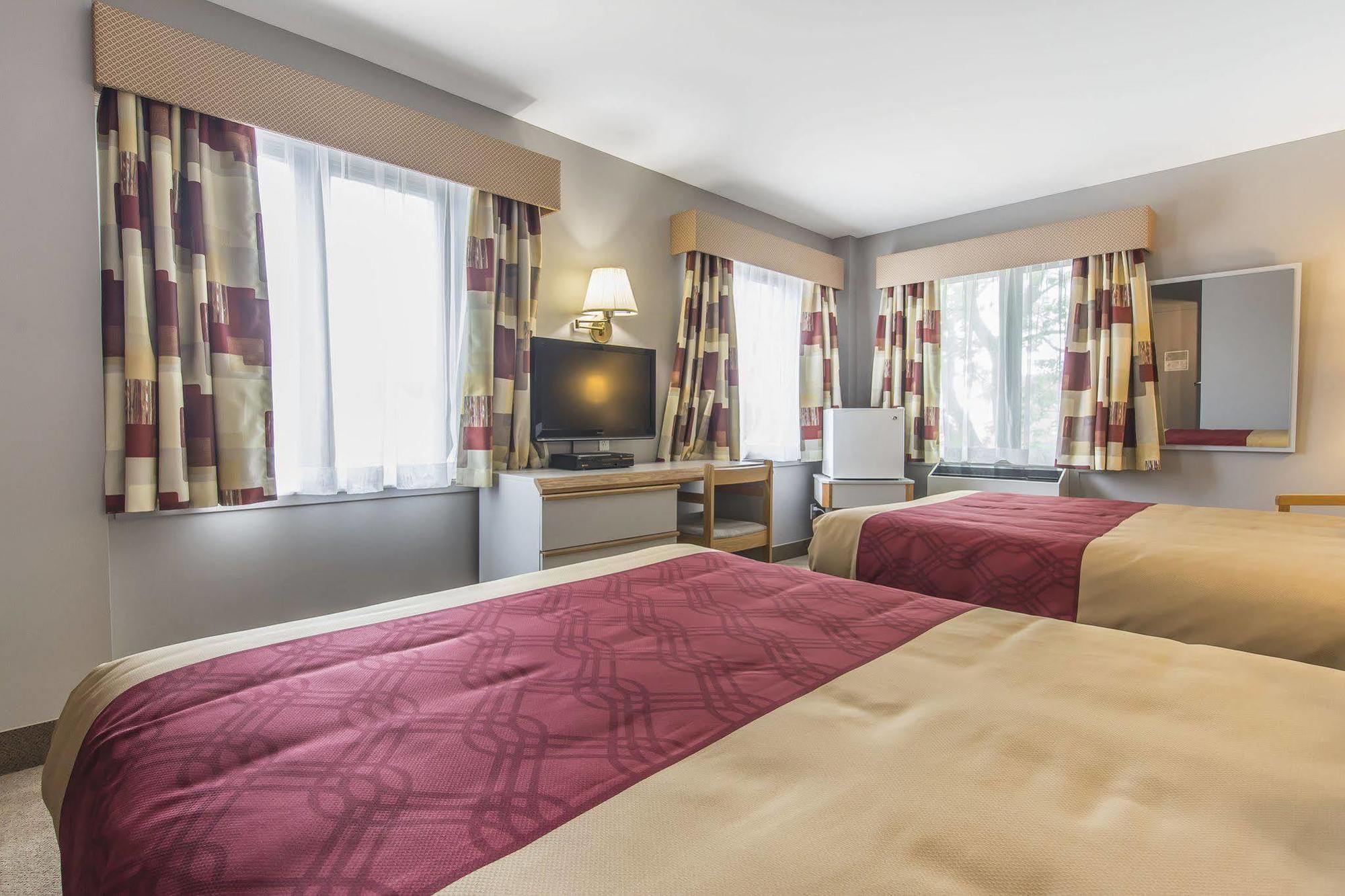 Econo Lodge לה מלבאי מראה חיצוני תמונה