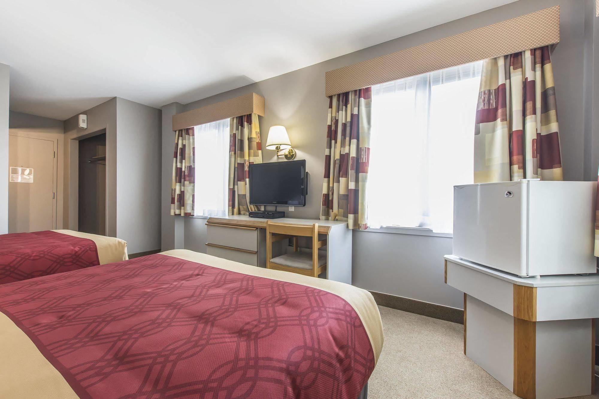 Econo Lodge לה מלבאי מראה חיצוני תמונה
